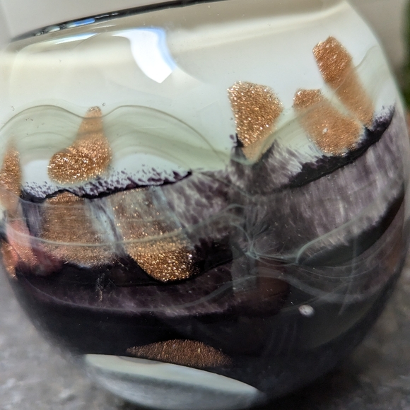 Blown art glass round vase with glitter - Picture 5 of 11